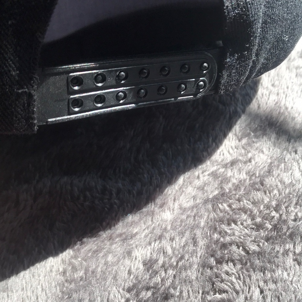 Kobe hat - Picture 4 of 5